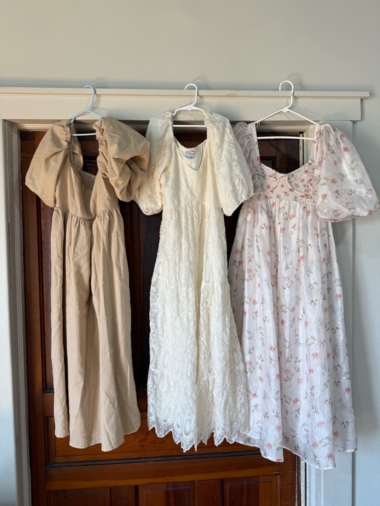 Worth Collective Dresses & Skirts - Women's Puff-Sleeve Formal Dress in Cream and Blush Floral